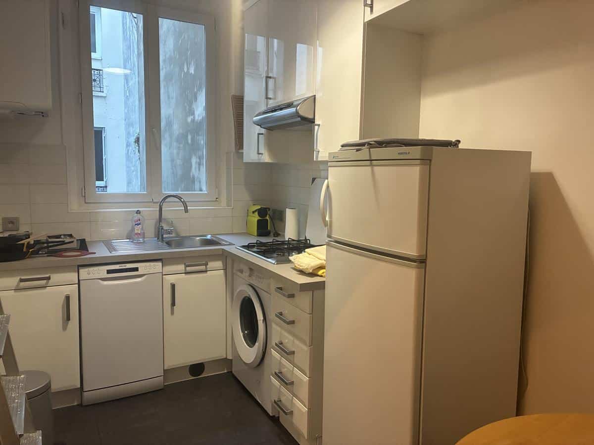 11ème PARMENTIER : DEUX PIÈCES MEUBLÉ A LOUER