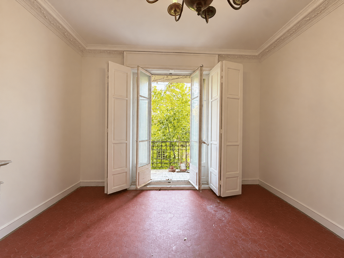 Professional premises / office of 13.60 m2 Marseille 8th