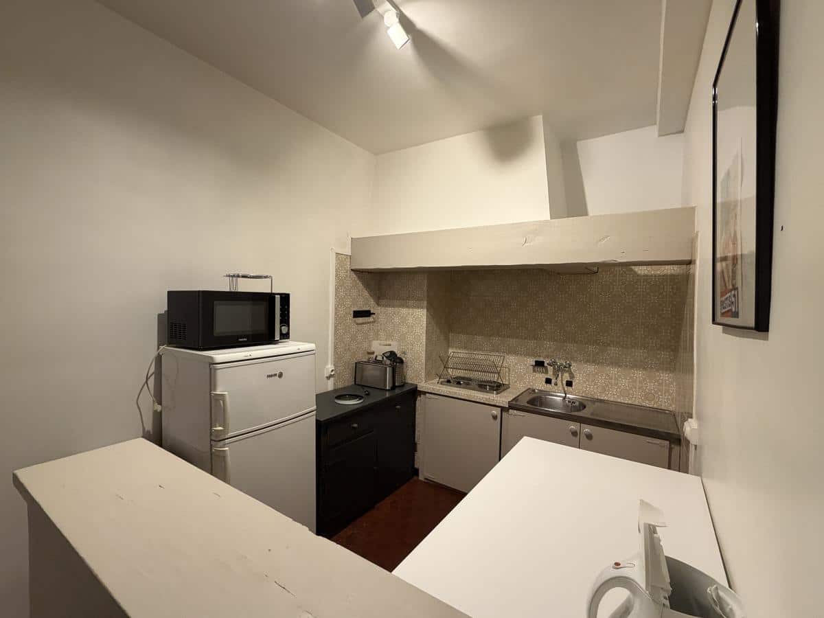 3RD TEMPLE: 1-2 ROOMS FOR RENT