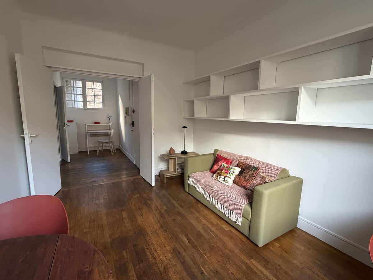 19ème PLACE DES FÊTES / RUE DES BOIS : APPARTEMENT MEUBLÉ DE