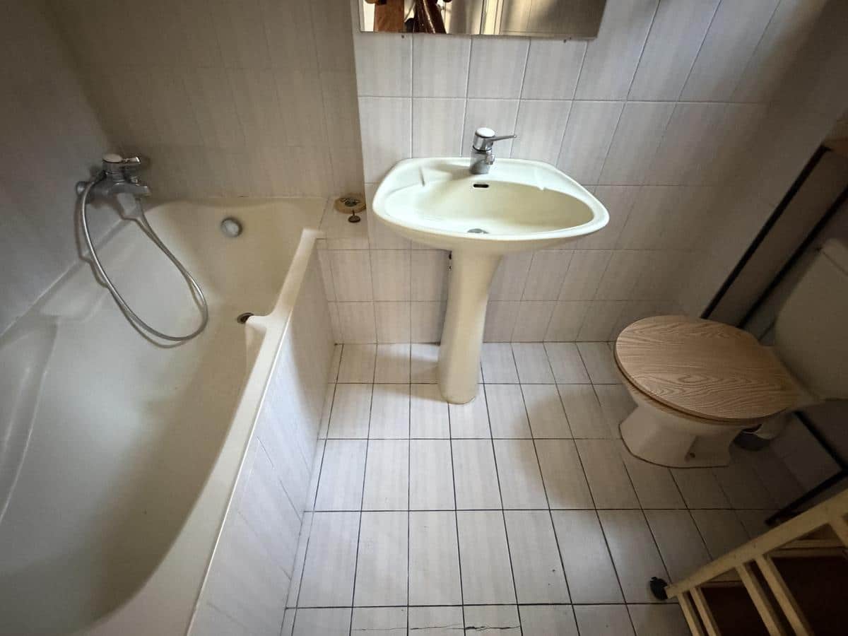 19ème PLACE DES FÊTES / RUE DES BOIS : APPARTEMENT MEUBLÉ DE
