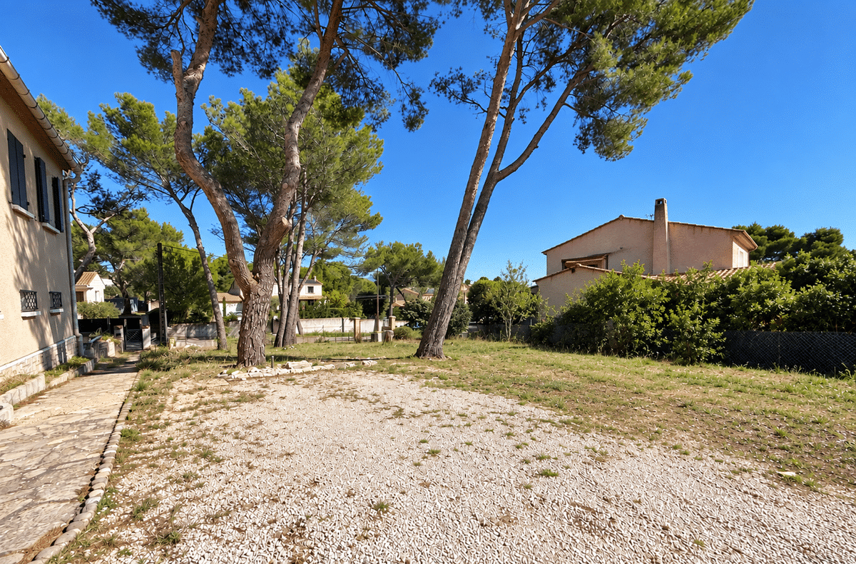 Terrain constructible de 472 m2 Roquefort-la-Bédoule