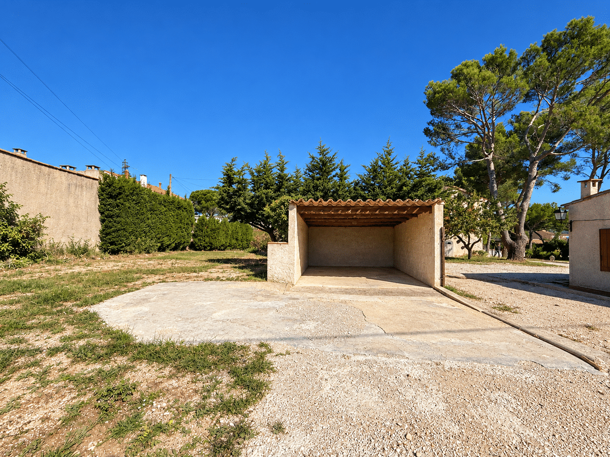 Building land of 323 m2 Roquefort-la-Bédoule