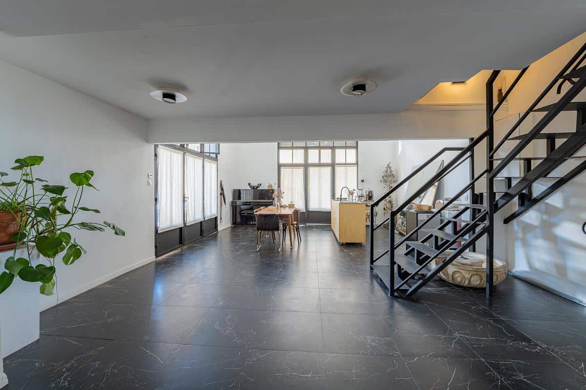 MARSEILLE13001 Loft de 134 m2 double affectation commerciale