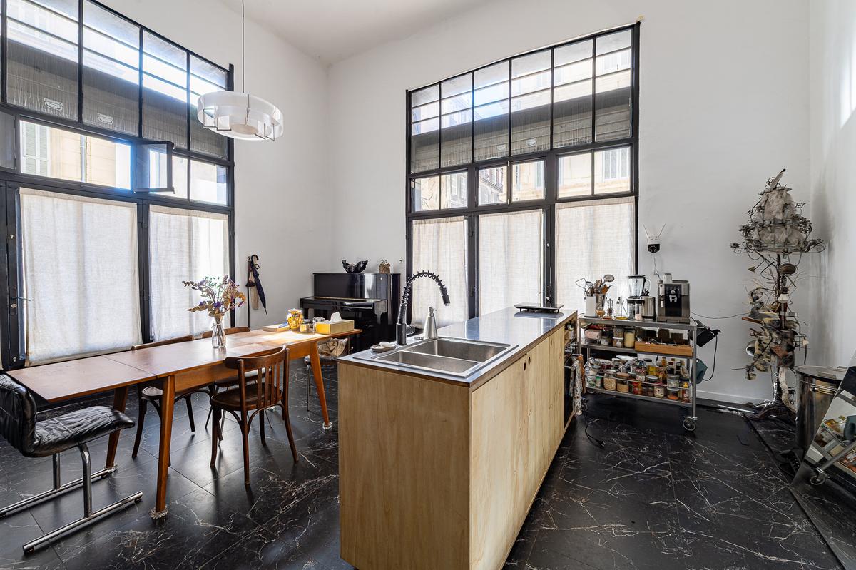 MARSEILLE13001 Loft of 134 m2 dual commercial use